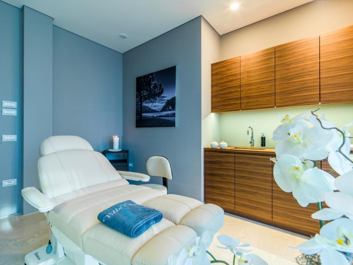 Eden Reserve Hotel Гардоне Ривера Екстериор снимка